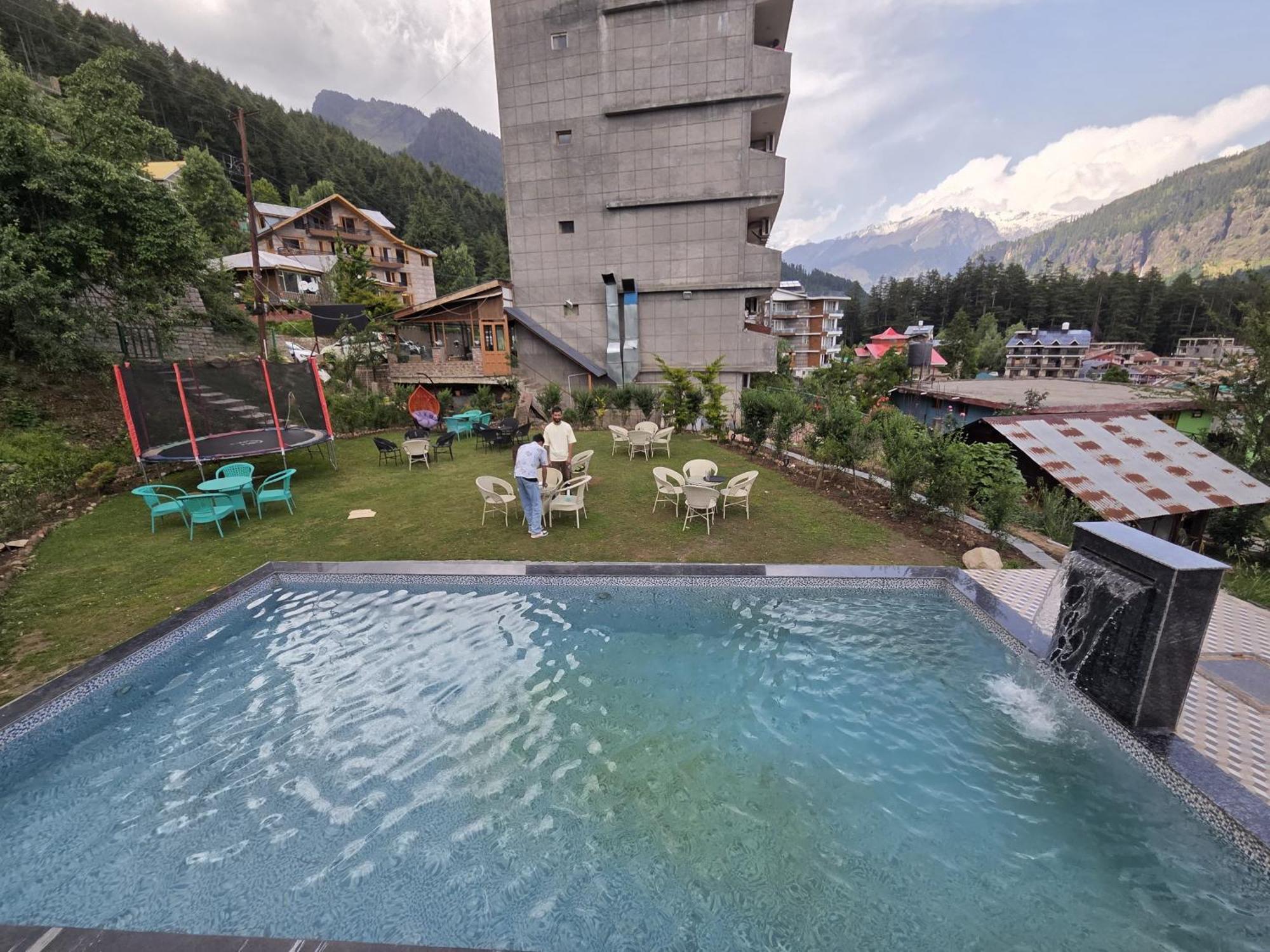 Smuggler Resort By West Western Near To Mall Road & Hadimba Temple # Swimming Pool#Free Pick From Volvo Bus Stand Manāli Exterior foto